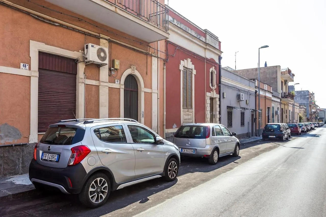 Home Rising Sun - Rooms With Private Bathrooms Catania Homestay